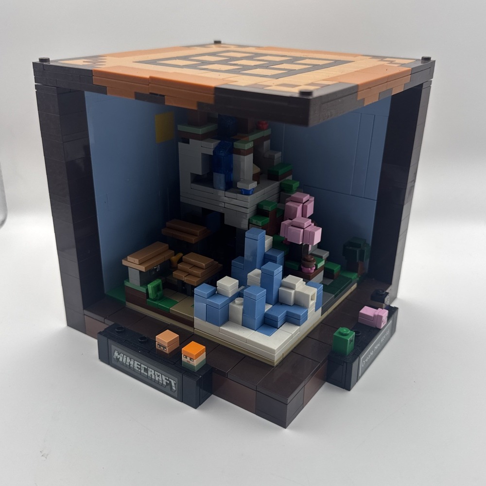 LEGO Minecraft 21265 The Crafting Table Incomplete Set